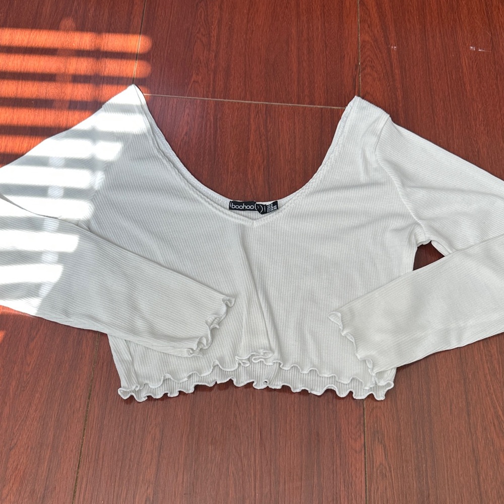 Boohoo Off-White Ribbed Long Sleeve Crop Top